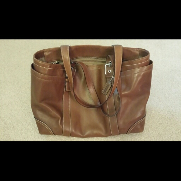 100% Authentic Coach Hamptons Leather Tote Handbag