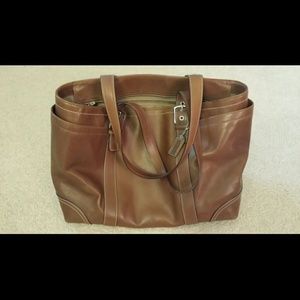 100% Authentic Coach Hamptons Leather Tote Handbag