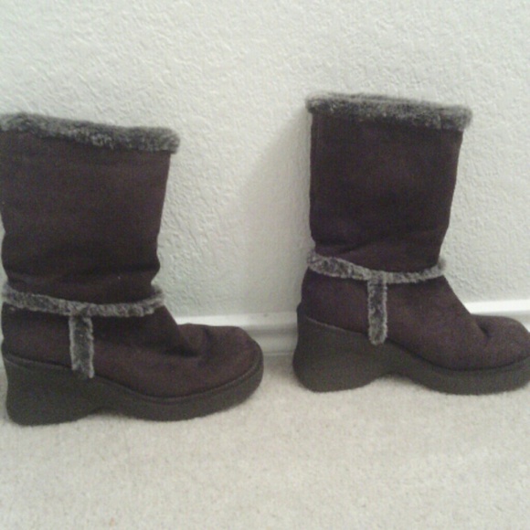 BOOTS - Picture 2 of 3