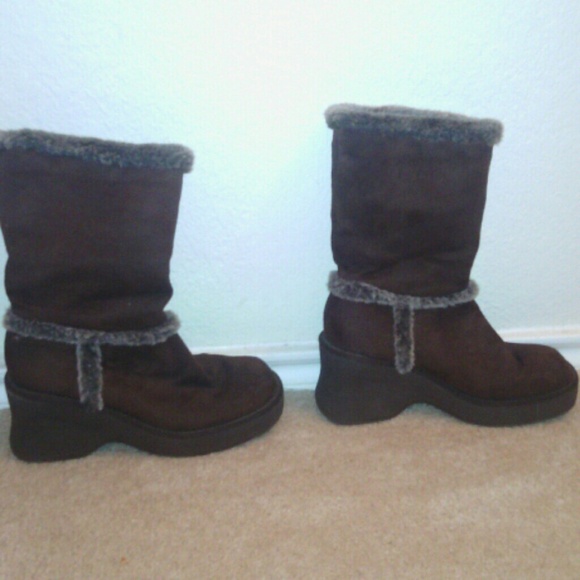 BOOTS - Picture 3 of 3