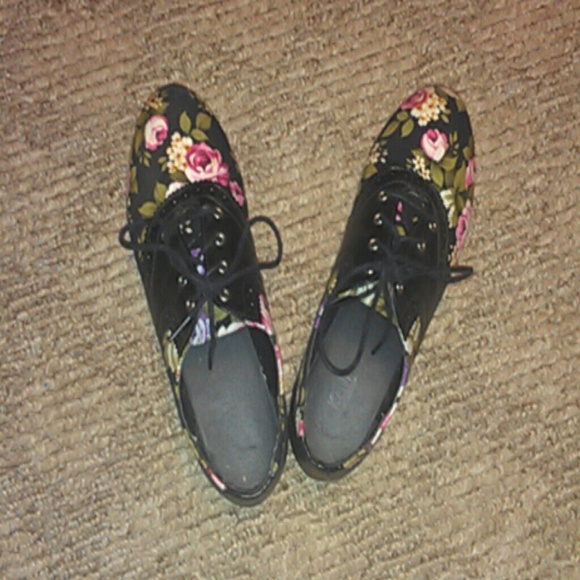 floral shoes size ten