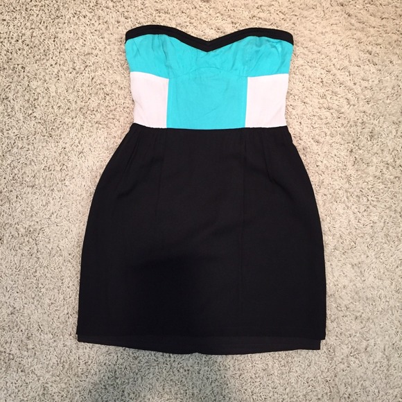 Color block dress. Cute for summer!