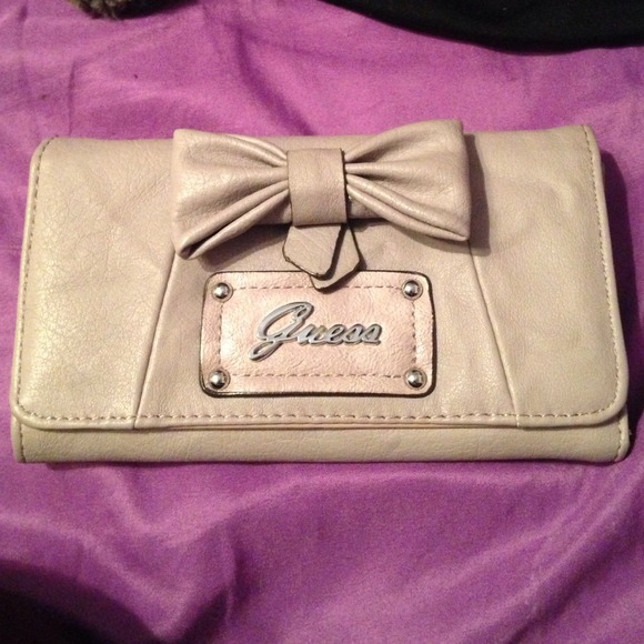 Guess Wallet