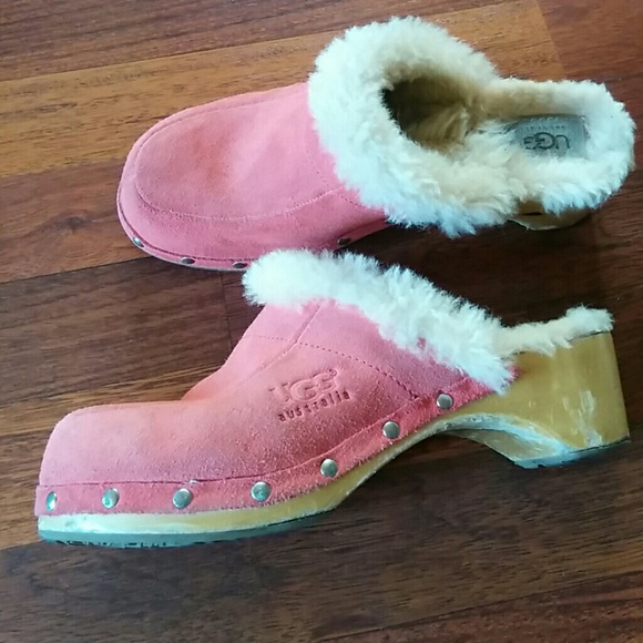 UGG Shoes - Peach Ugg clogs