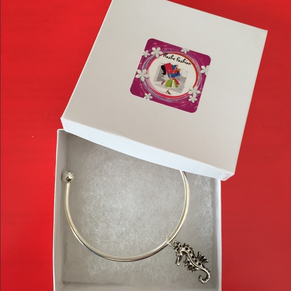 NEW Seahorse Bangle