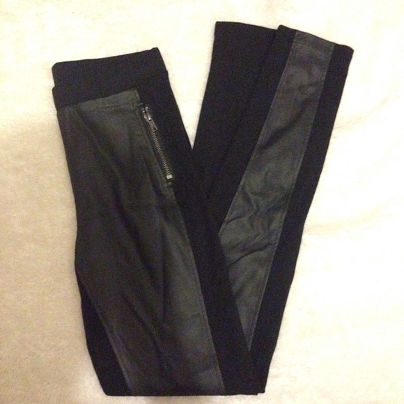 👠NWOT Faux leather leggings👠