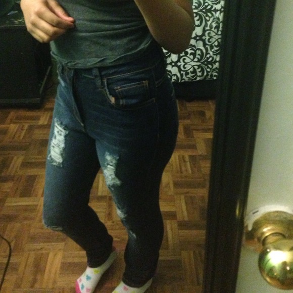 High Rise Ripped Jeans - Picture 3 of 3