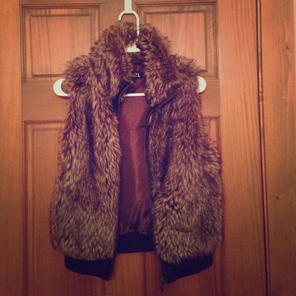 Fur vest!