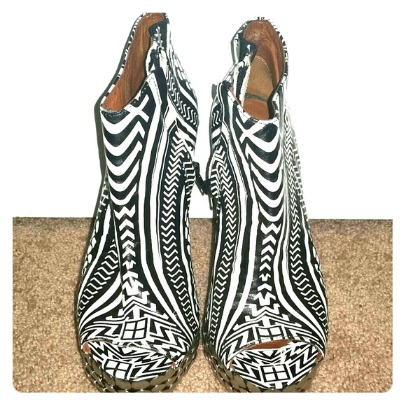 Jeffrey Campbell Bootie