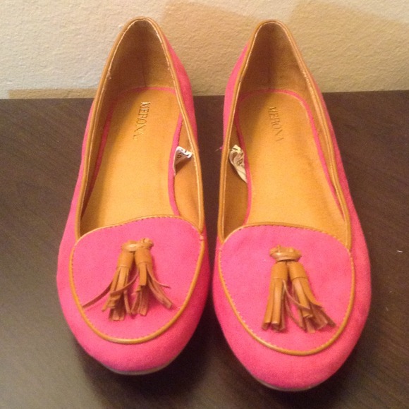 *PRICE REDUCED* Pink and brown Merona flats