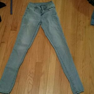 High waisted light wash jeans