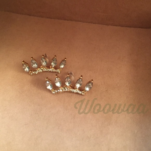None Jewelry - Queen - Iris earrings bundle