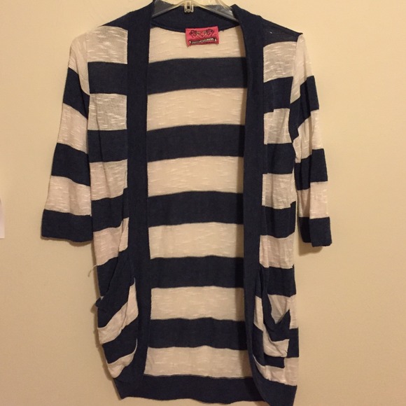 Blue and white stripped open sweater with pockets
