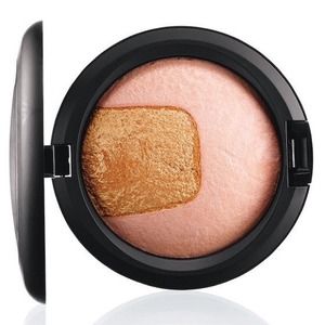 MAC CENTRE OF ATTENTION HIGHLIGHTER