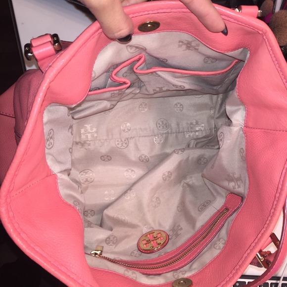 *SOLD* Tory Burch Ananda hobo - Picture 3 of 4