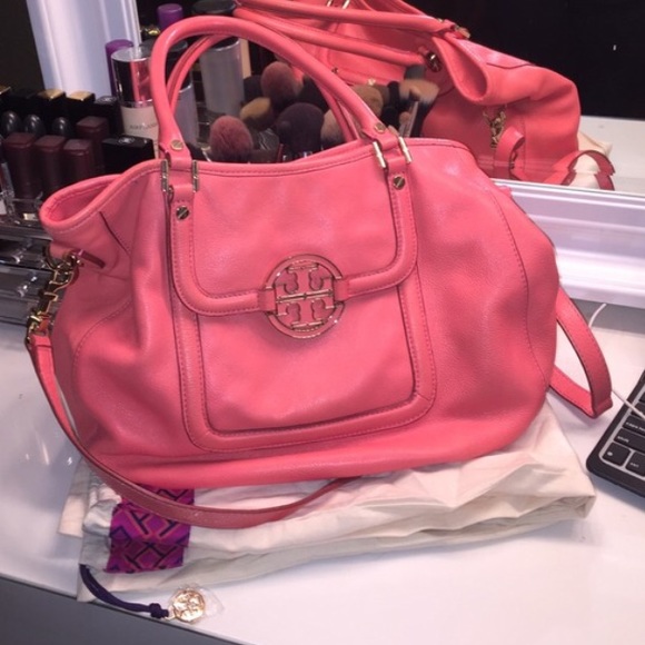*SOLD* Tory Burch Ananda hobo - Picture 4 of 4