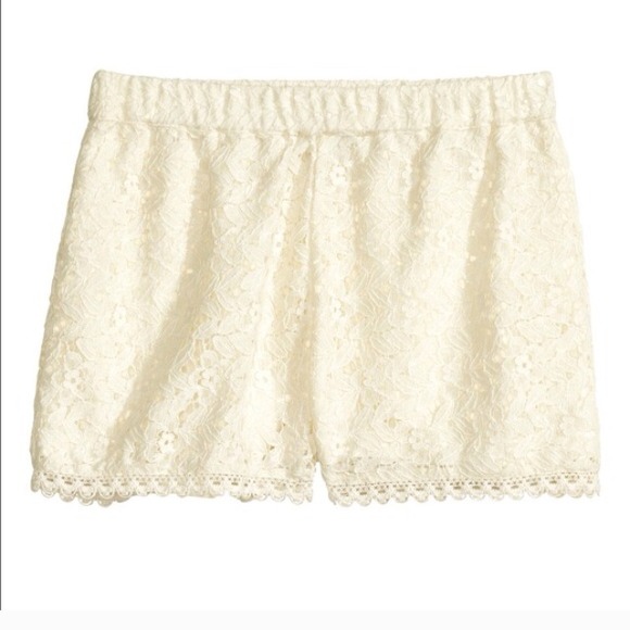 H&M ivory lace shorts
