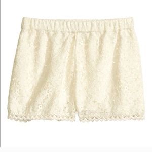 H&M ivory lace shorts