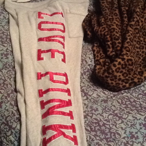 Victoria Secret Lounge wear "pink"