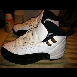 Retro Jordan taxi 12s