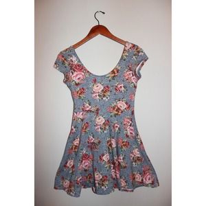 PRICE REDUCTION! Cute Floral Dress