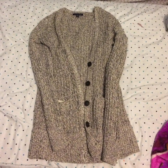 American Eagle Knit Cardigan!