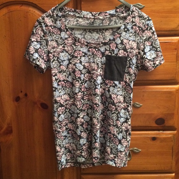 Pacsun-Nollie floral t-shirt
