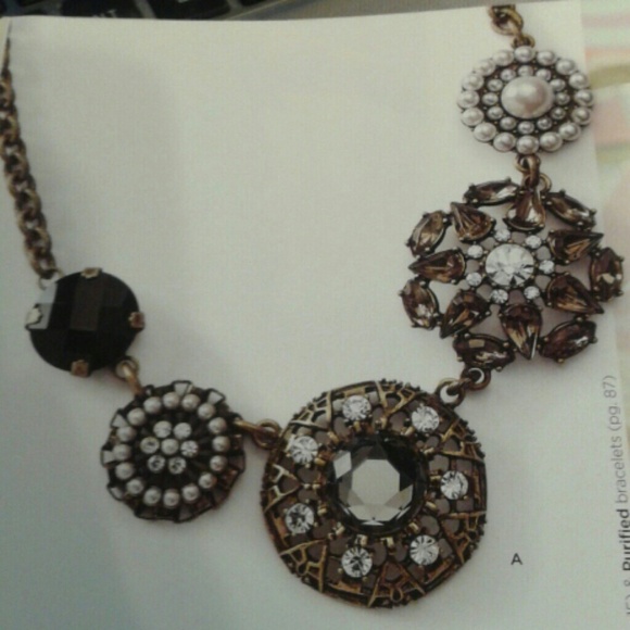 Lia Sophia Jewelry - Curio Lia Sophia necklace