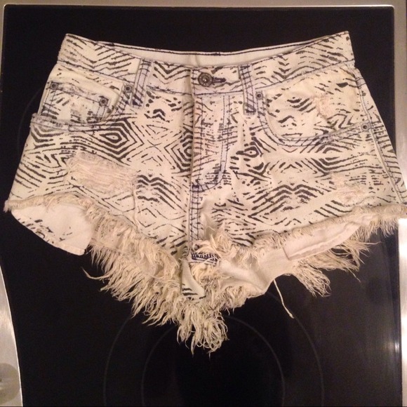 LF Aztec-print cheeky shorts, size 24