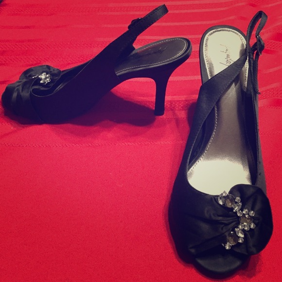 Black dress shoes