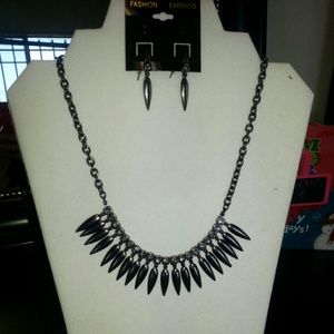 New black spike necklace w/ matching earrings