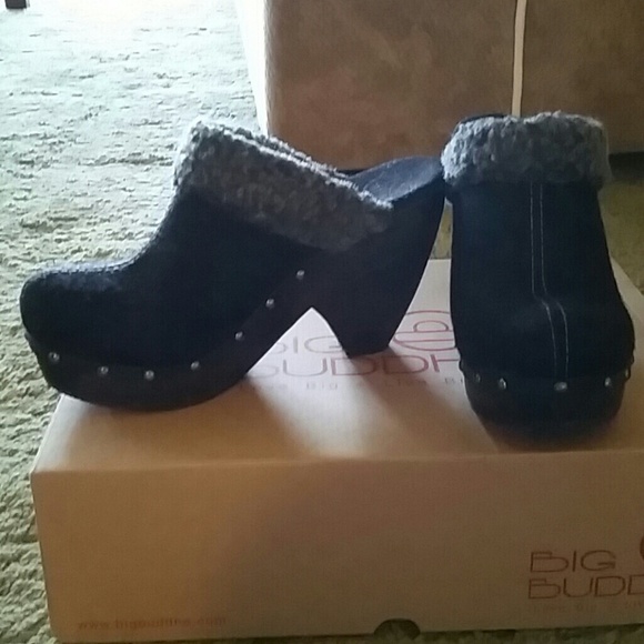 Clogs