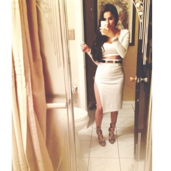 White set in medium. 1 small skort. 1 medium skort