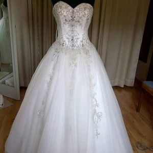 Wedding dress