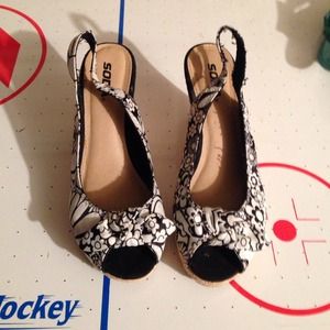 Black and white wedges