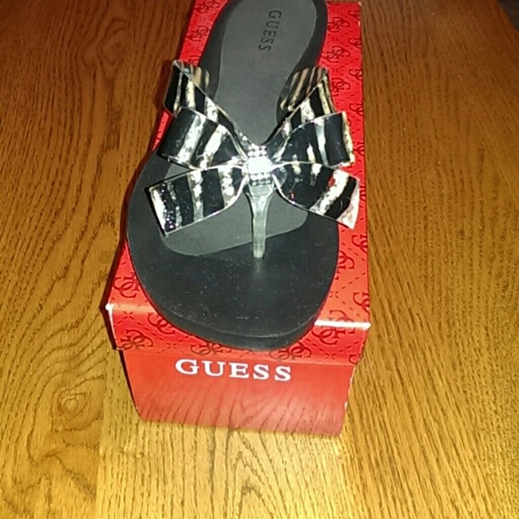 Guess flip flops
