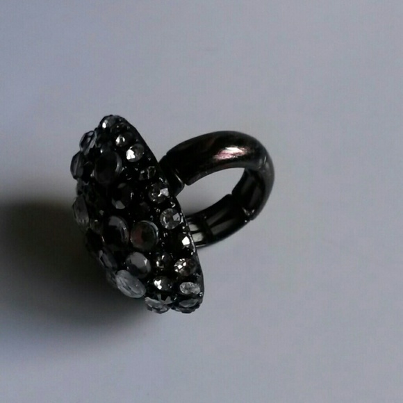 Ring - Picture 2 of 4