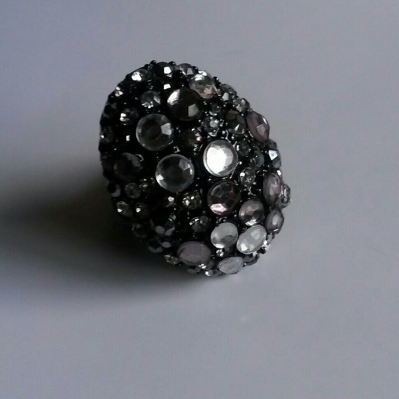 Ring - Picture 3 of 4