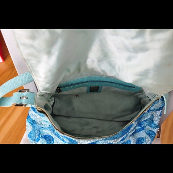 Authentic FENDI beaded baguette handbag. - Picture 4 of 4