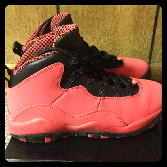 Air Jordan pink 10's