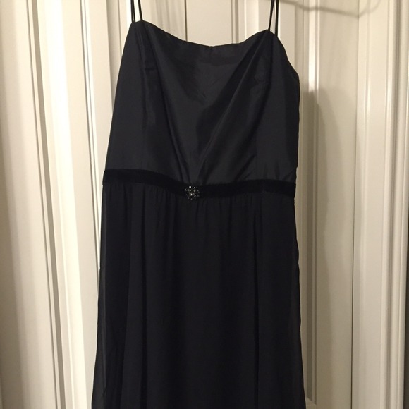 The perfect little black dress! - Picture 1 of 4