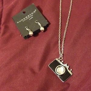 Long camera pendant necklace w/ silver earrings