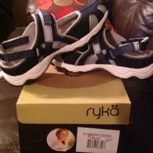 Ryka black walking shoes