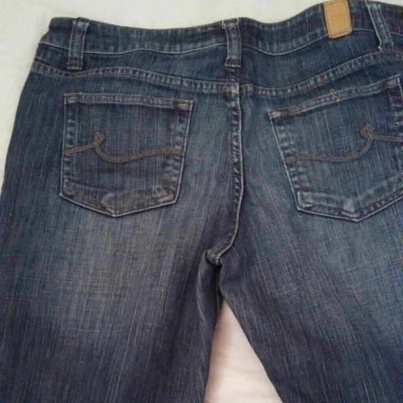 9/10 maurices jeans. Great condition