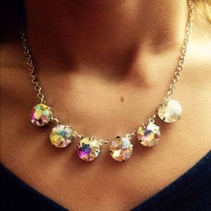 NWT! 16" Iridescent Crystal Silvertone Necklace💎