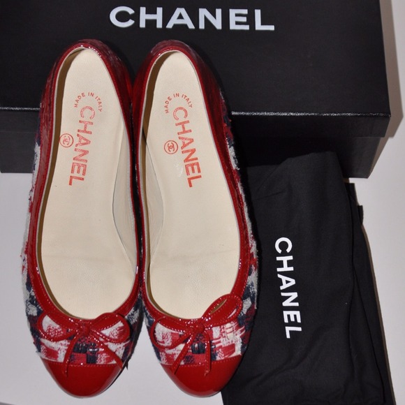 Authentic CHANEL tweed ballet flats