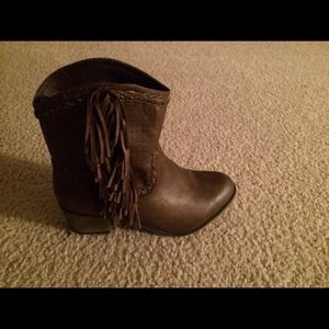 Brown cow girl boots