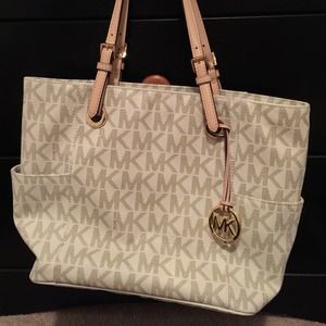 Michael Kors Tote!