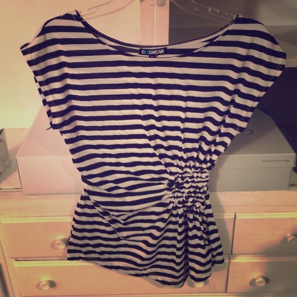 Black and white tee
