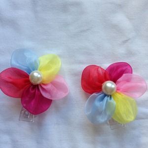 2 Hair clips and 3 hair claws total 5 pcs